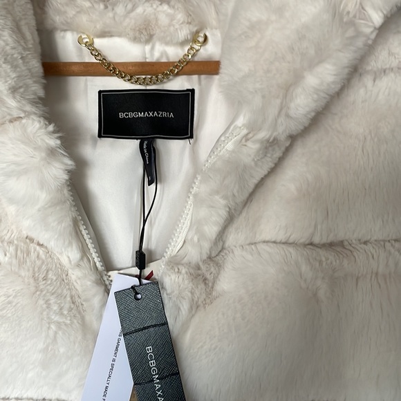 ❣️HOST PICK❣️ BCBG Lux Faux Fur Walker Jacket with Hood NWT - Picture 5 of 9